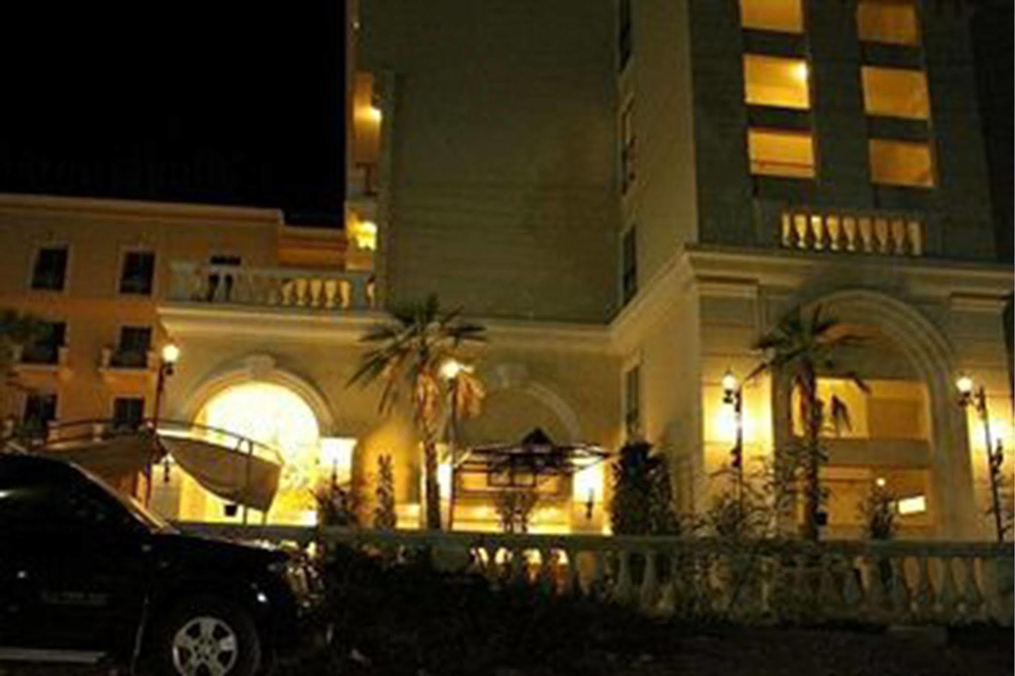 Rafael Hotel And Mansion Bangkok - Sha Extra Plus Certified Extérieur photo